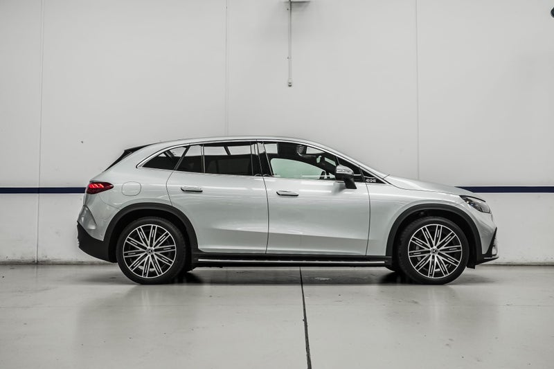 2025 Mercedes-Benz EQE 350 350 4Matic AMG Line SUV image 3
