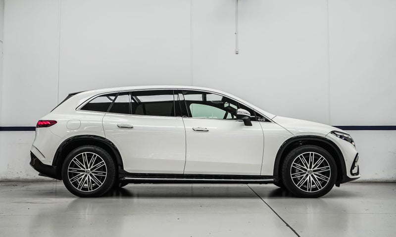 2025 Mercedes-Benz EQS 450 AMG Line SUV image 3