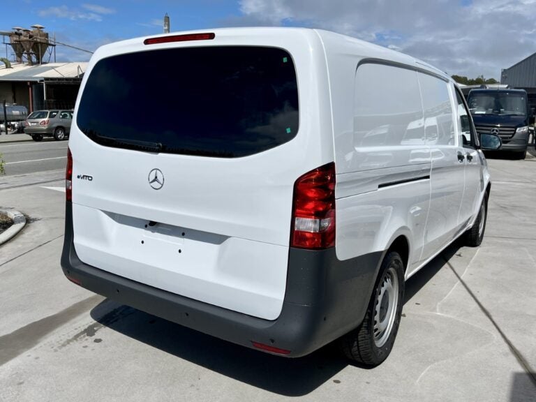 2025 Mercedes-Benz eVito LWB Van image 3