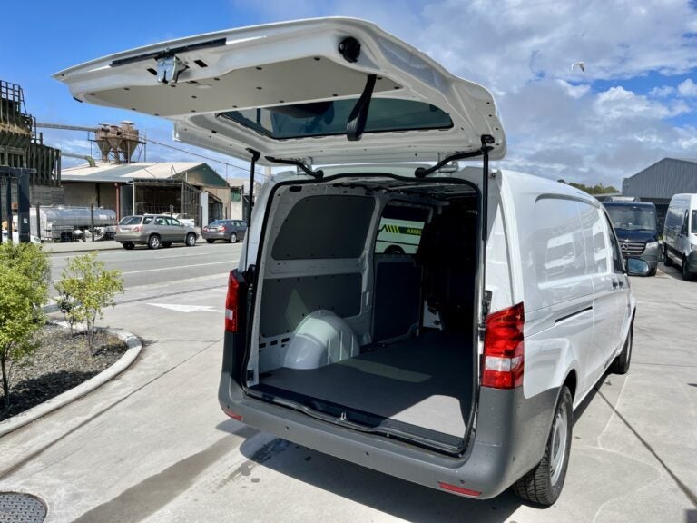 2025 Mercedes-Benz eVito LWB Van image 4