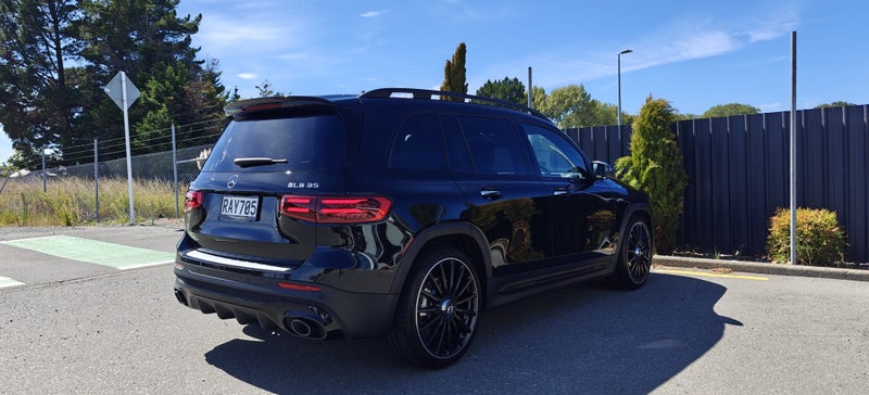 2025 Mercedes-Benz GLB 35 AMG 2.0Lt Turbo 4Matic image 3