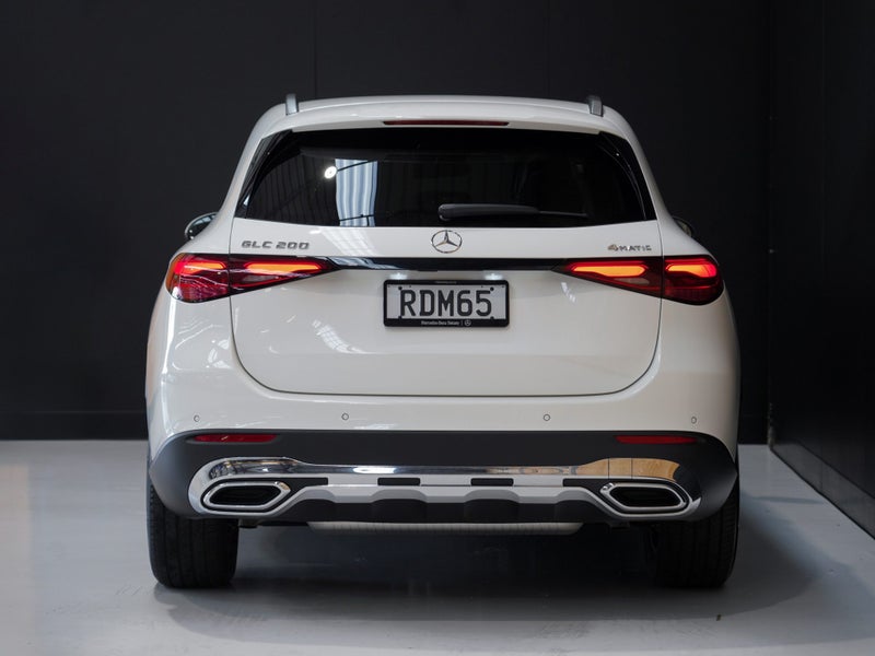 2025 Mercedes-Benz GLC 200 AMG Line image 4