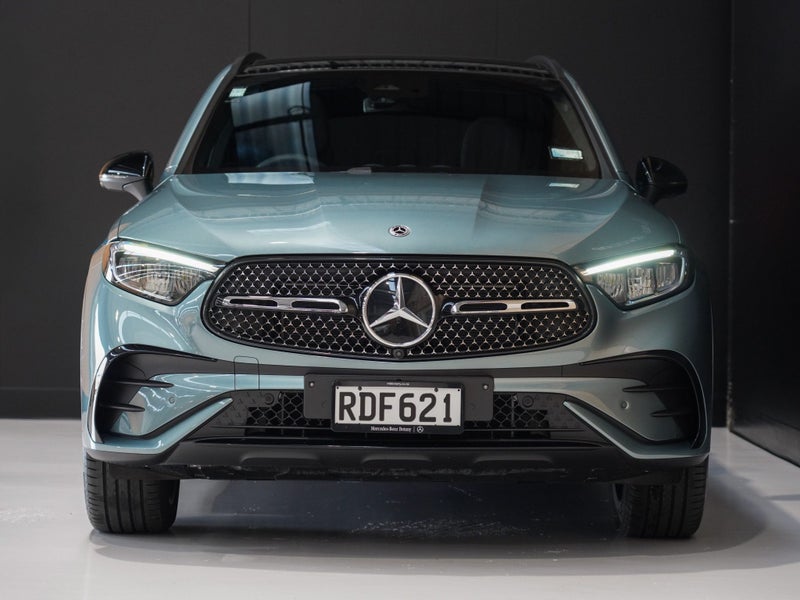 2025 Mercedes-Benz GLC 300 AMG Line image 5