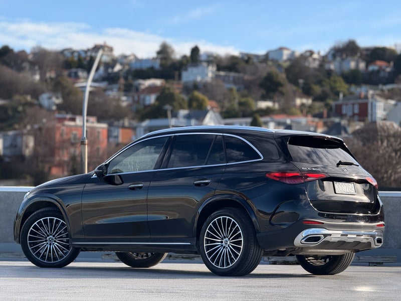 2025 Mercedes-Benz GLC 300 GLC300 4MATIC image 2