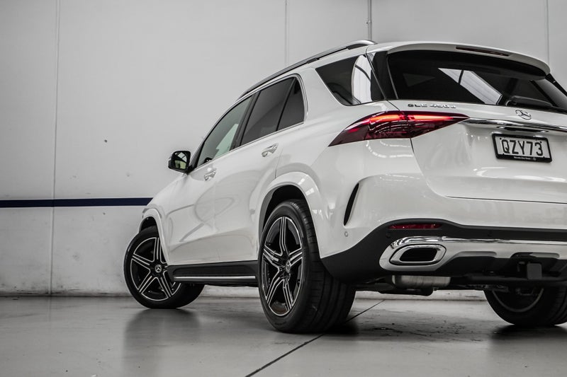 2025 Mercedes-Benz GLE 450 d AMG Line 4Matic SUV image 2