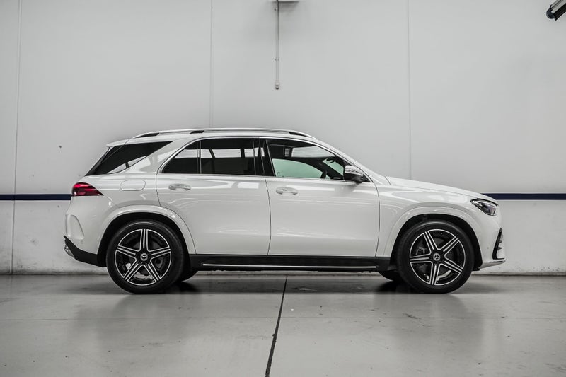 2025 Mercedes-Benz GLE 450 d AMG Line 4Matic SUV image 3