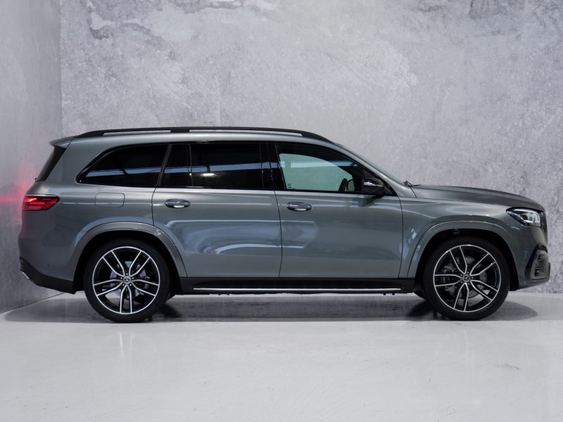 2025 Mercedes-Benz GLS 450 d AMG 4Matic SUV image 4