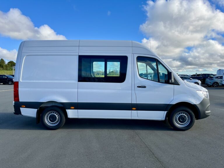 2025 Mercedes-Benz Sprinter 315 Campervan Spec image 2
