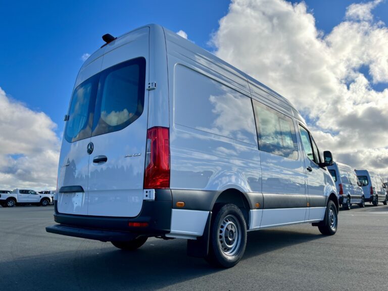 2025 Mercedes-Benz Sprinter 315 Campervan Spec image 3