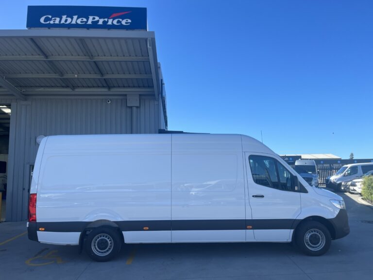 2025 Mercedes-Benz Sprinter 315 LWB Van Camper... image 2