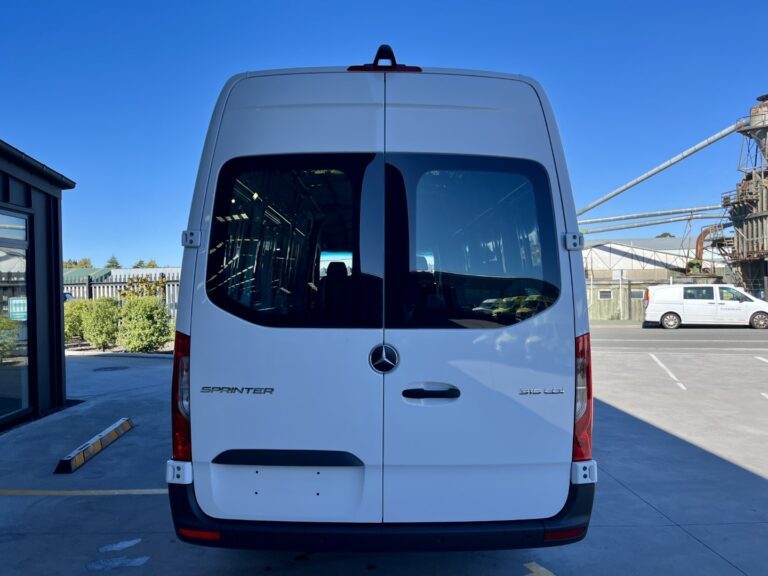 2025 Mercedes-Benz Sprinter 315 LWB Van Camper... image 4