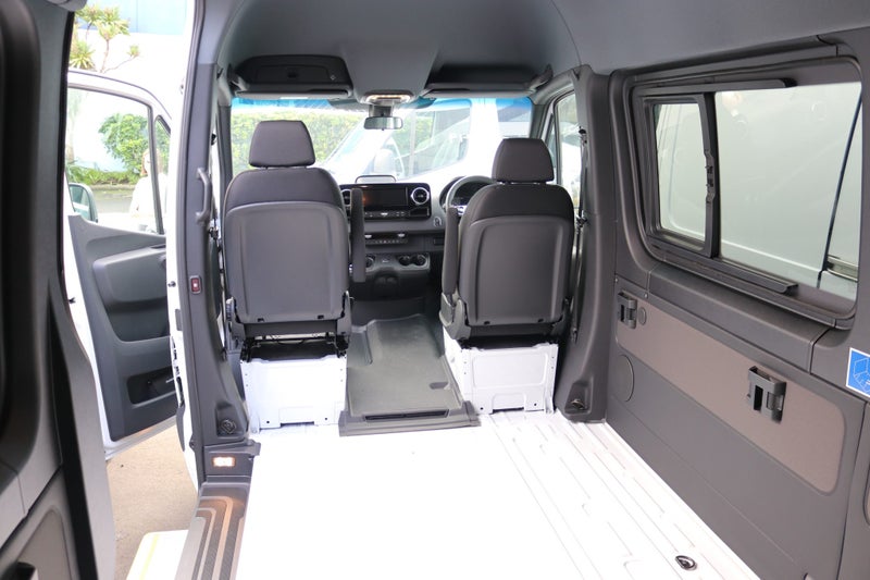 2025 Mercedes-Benz Sprinter 315 MWB High Roof -... image 5