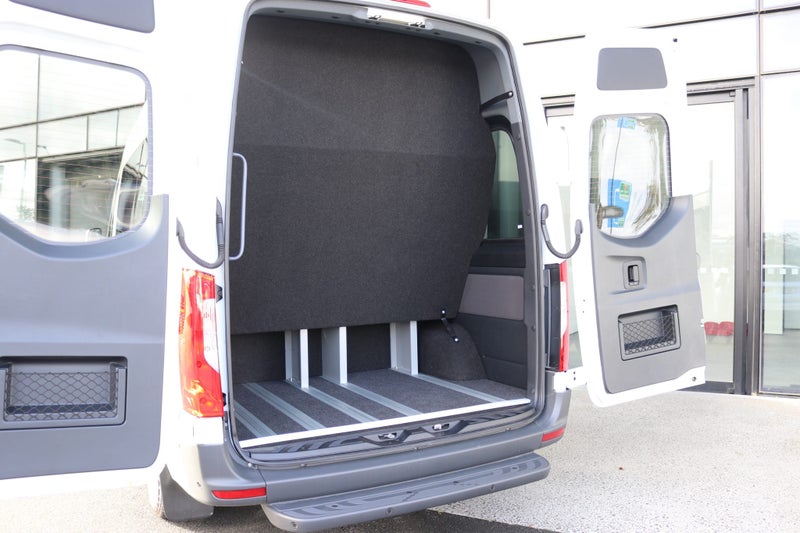 2025 Mercedes-Benz Sprinter 315 MWB Minibus - N... image 4