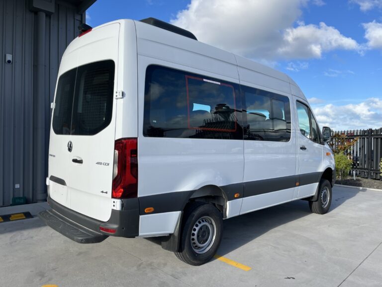 2025 Mercedes-Benz Sprinter 419 MWB 44 Minibus image 3