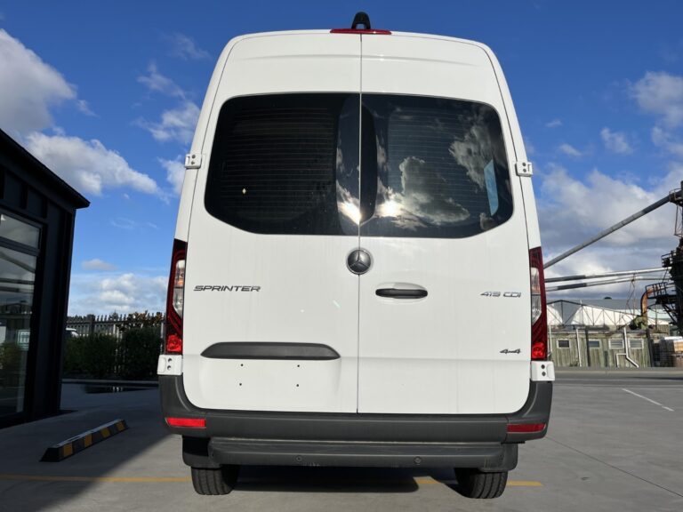 2025 Mercedes-Benz Sprinter 419 MWB 44 Minibus image 4
