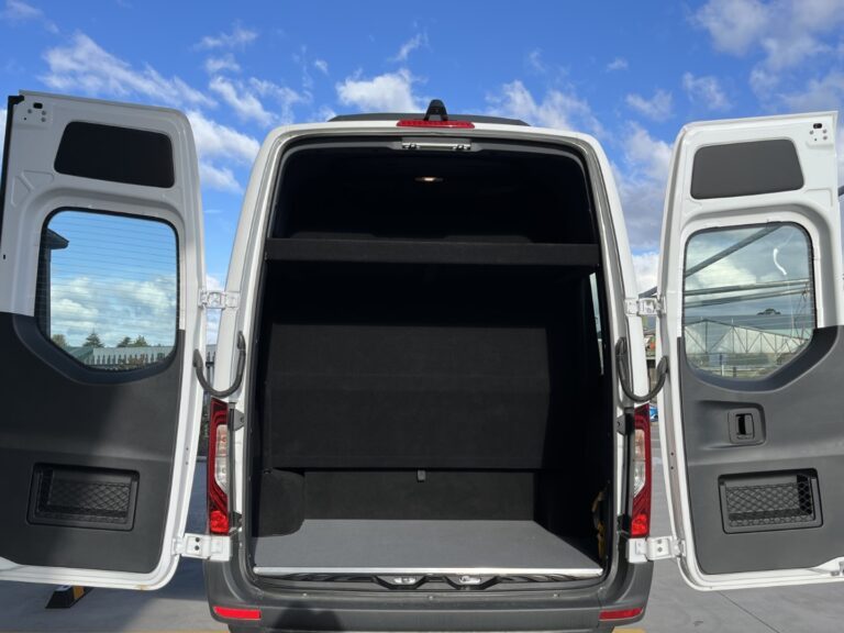 2025 Mercedes-Benz Sprinter 419 MWB 44 Minibus image 5