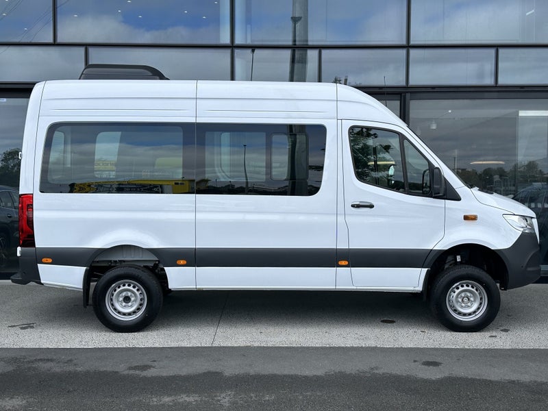 2025 Mercedes-Benz Sprinter 419 MWB AWD Minibus image 4