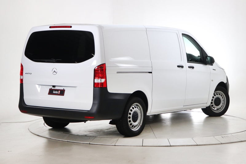 2025 Mercedes-Benz Vito 112 eVito MWB image 2