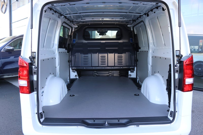 2025 Mercedes-Benz Vito e-Vito 112 MWB 60Kwh -... image 4