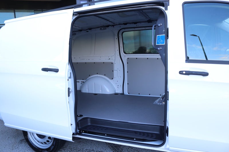 2025 Mercedes-Benz Vito e-Vito 112 MWB 60Kwh -... image 5