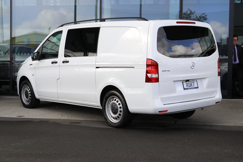2025 Mercedes-Benz Vito e-Vito 112 MWB 60Kwh -... image 3