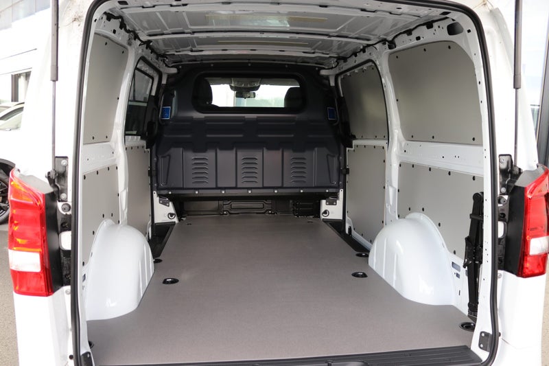 2025 Mercedes-Benz Vito e-Vito 112 MWB 60Kwh -... image 4
