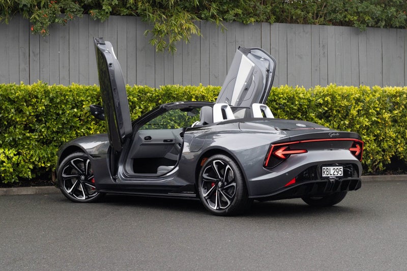 2025 MG Cyberster Roadster 77Kwh/Ev/Awd/At image 3