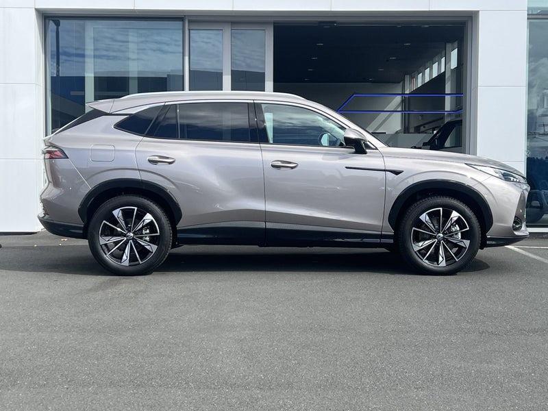 2025 MG HS Essence 1.5Pht/3Hd image 4