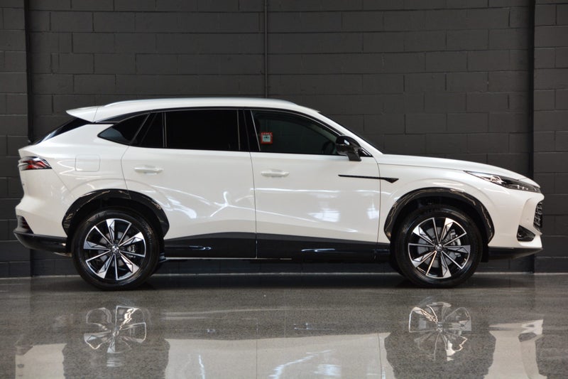 2025 MG HS Essence Hybrid Turbo image 3