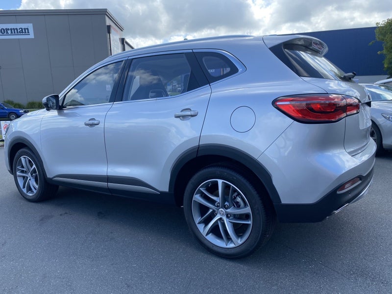 2025 MG HS Essence PHEV image 4