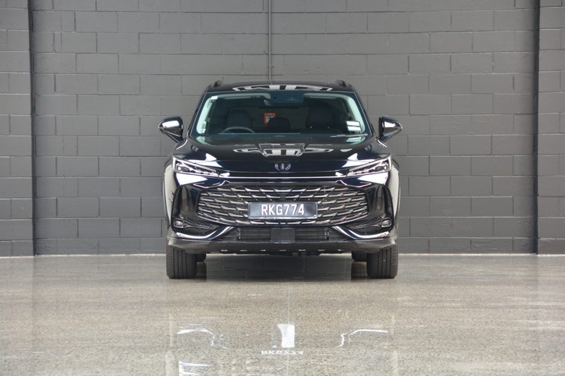 2025 MG HS Essence PHEV Turbo image 2