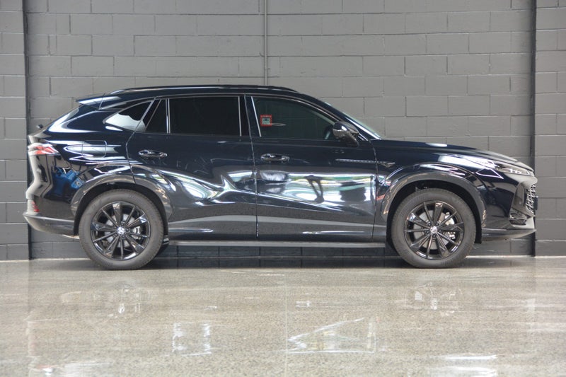 2025 MG HS Essence PHEV Turbo image 3