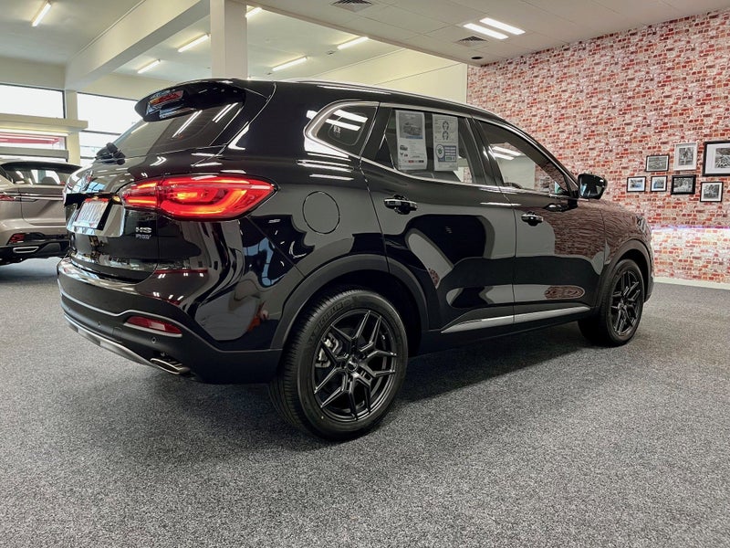 2025 MG HS Essence Plug-In Hybrid image 2
