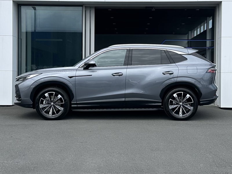 2025 MG HS Essence Super Hybrid image 3