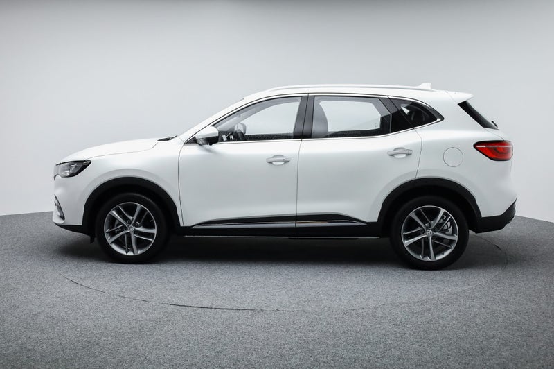 2025 MG HS PHEV Essence image 4