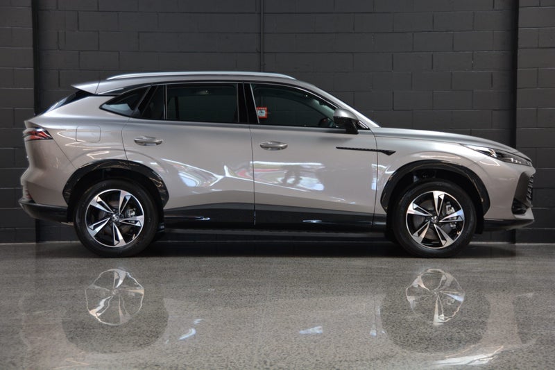 2025 MG HS PHEV Excite image 3