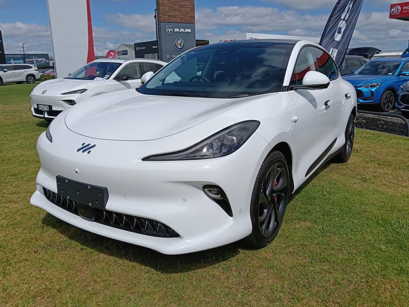 2025 MG IM6 100 Platinum image 2