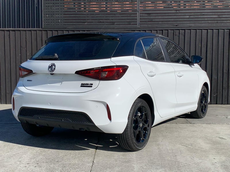 2025 MG MG3 Essence Hybrid Black Edition image 4