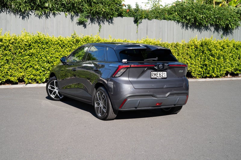 2025 MG MG4 64kWh RWD ESSENCE image 3