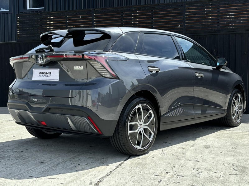 2025 MG MG4 ESSENCE 64KWH EV image 3