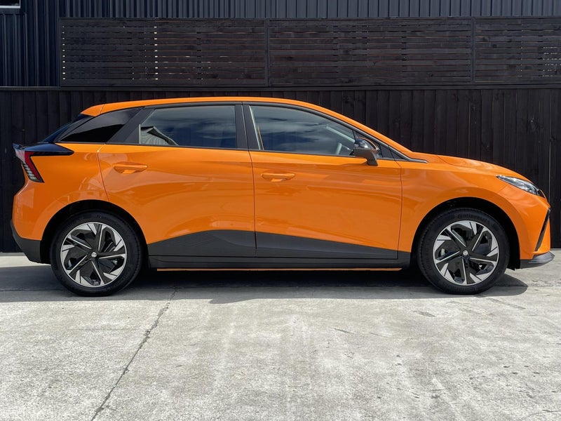 2025 MG MG4 Excite 51kwh image 2