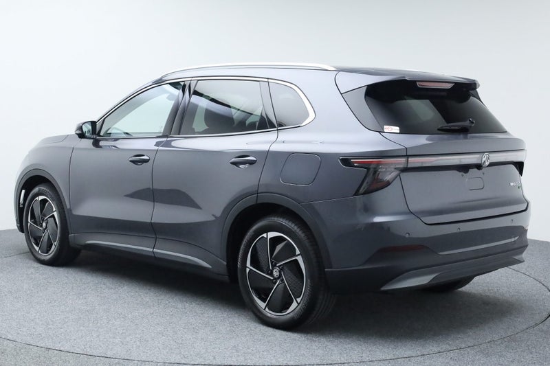 2025 MG MGS5 EV 62 KWH Essence image 5