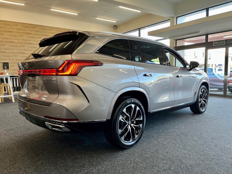 2025 MG QS Excite 2.0 Petrol Turbo/9At 7 Seater image 2