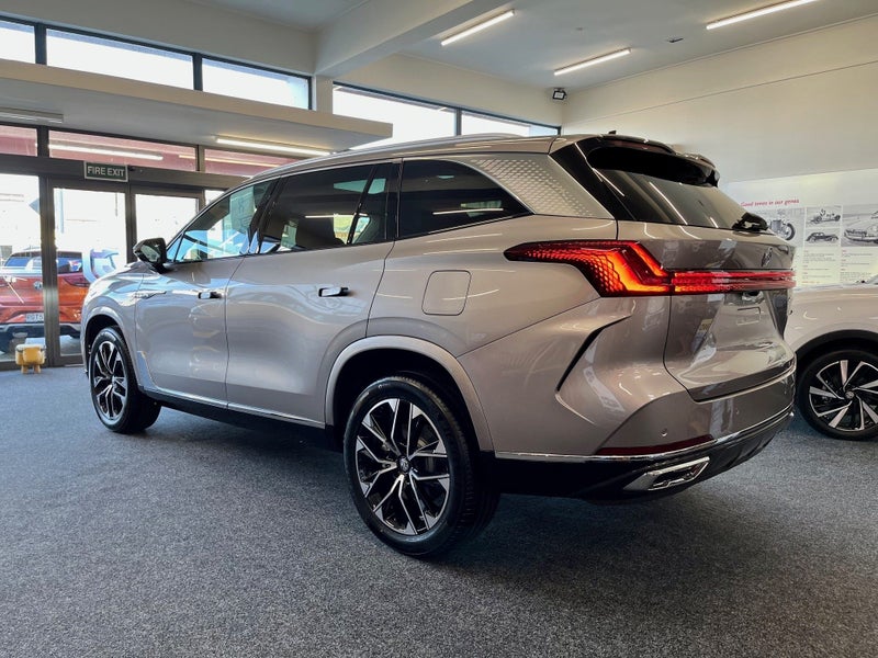 2025 MG QS Excite 2.0 Petrol Turbo/9At 7 Seater image 4
