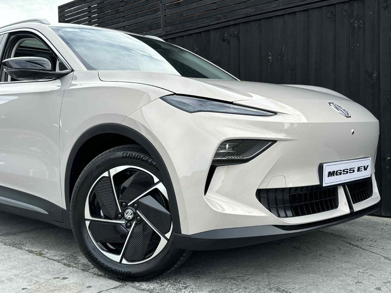 2025 MG S5 Essence 62KwH image 4