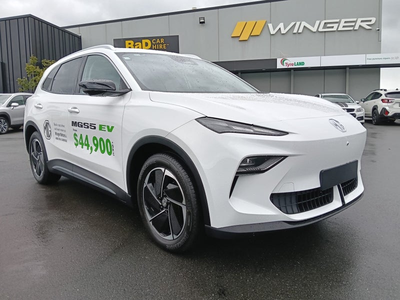 2025 MG S5 Essence EV 62kwk image 1