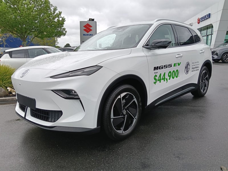 2025 MG S5 Essence EV 62kwk image 3