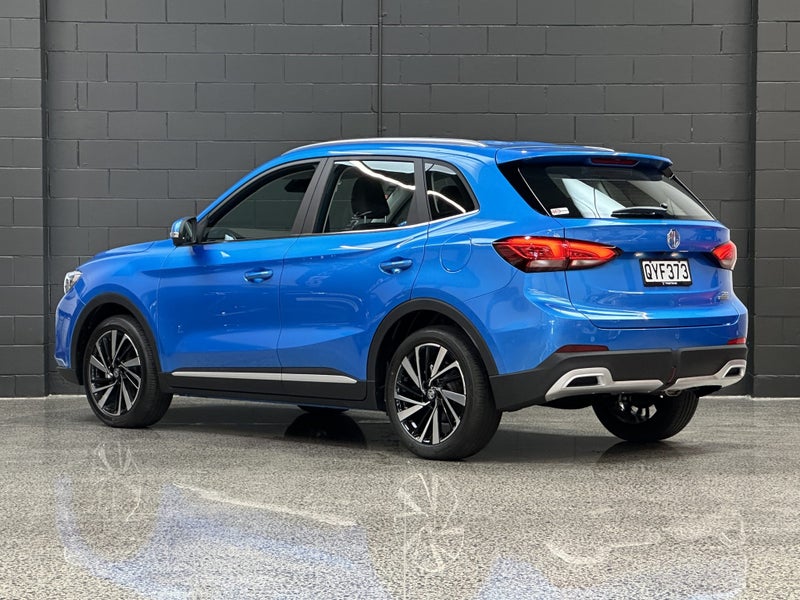 2025 MG ZS ESSENCE 1.5L Petrol Hybrid image 4