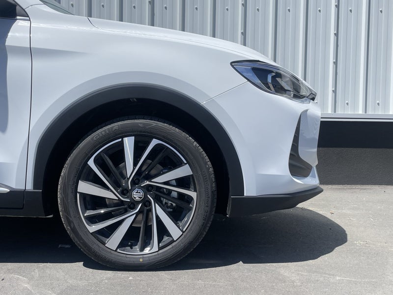2025 MG ZS Essence 1.5PHT/3HD image 3