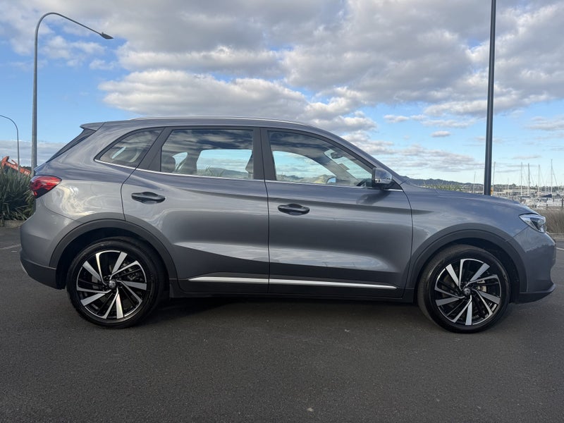 2025 MG ZS Essence 1.5Pht/3Hd image 4